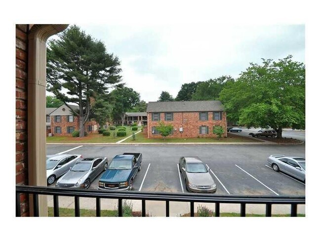Building Photo - 3097 Colonial Way