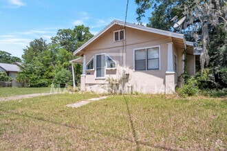 Building Photo - 1011 Alderside St