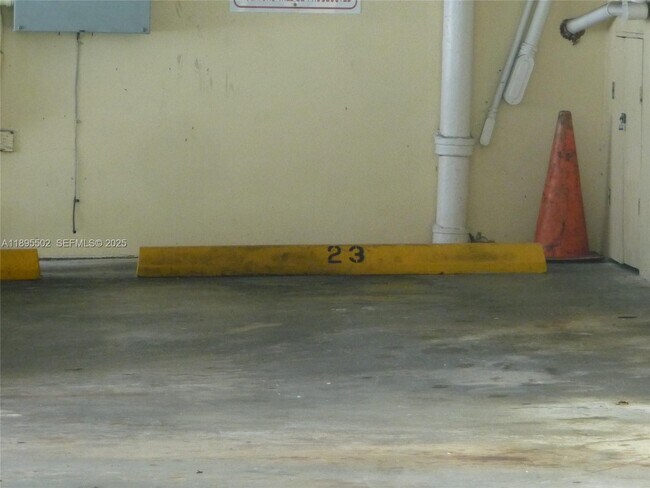 Building Photo - 851 Meridian Ave