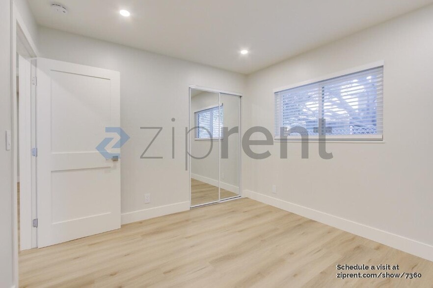 Building Photo - 1815 San Andres St