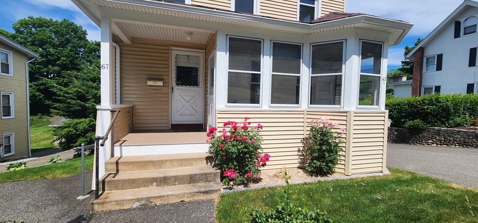 Entrance - 67 Maple St