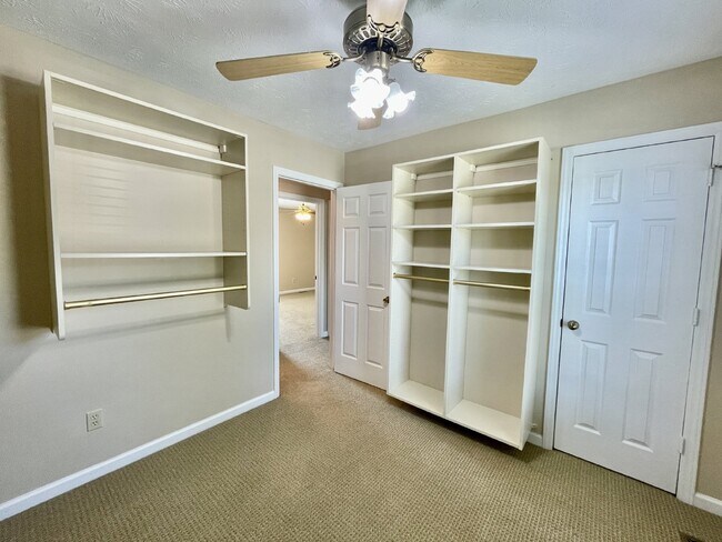 Building Photo - 4 bedroom, 3 bathroom Nest in Spring Lake