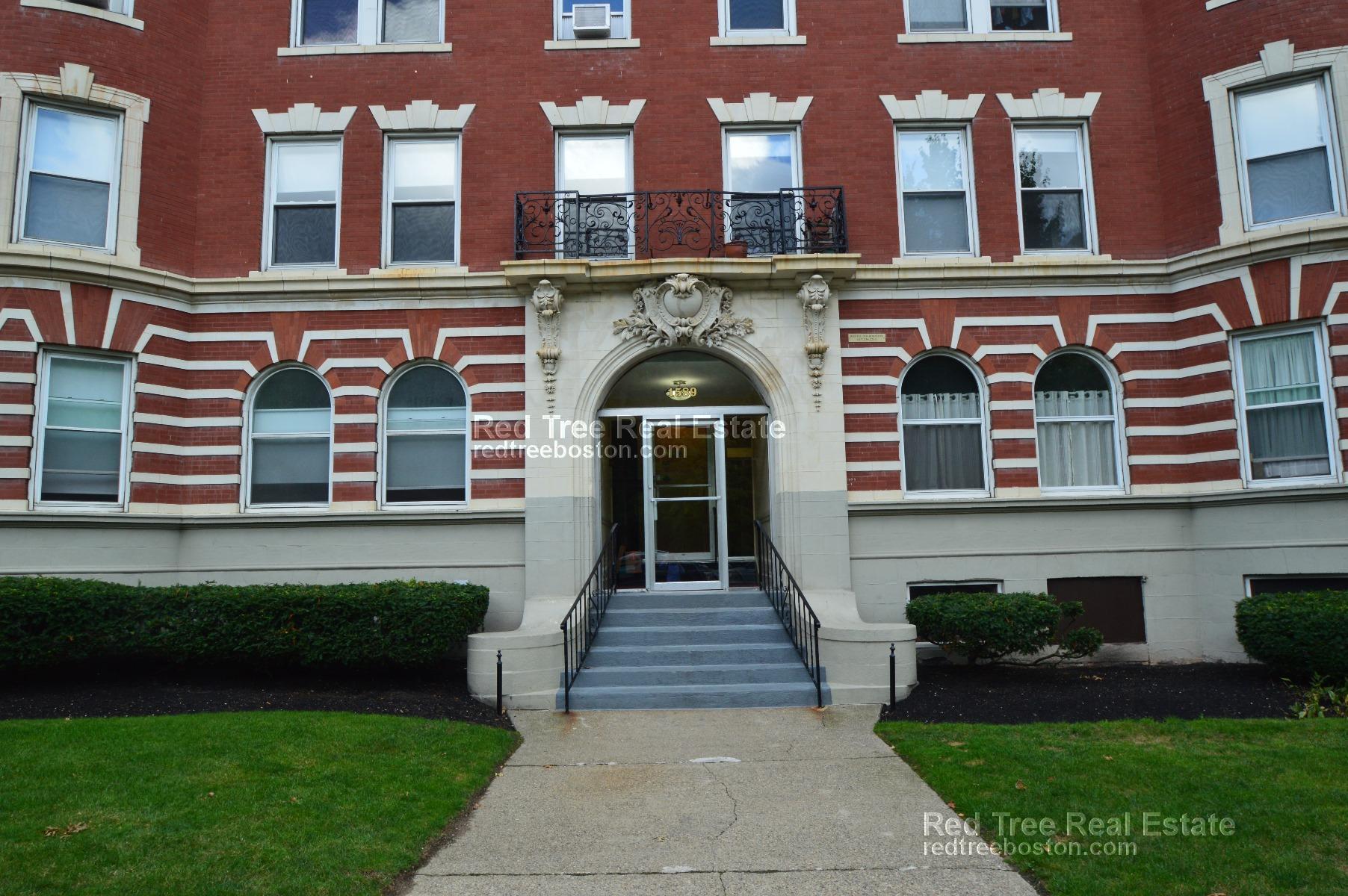 Building Photo - 1575 Beacon St