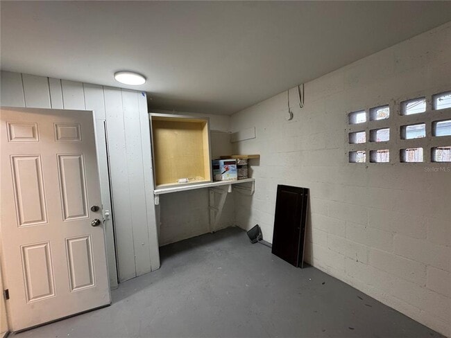 Building Photo - 2580 Euston Rd