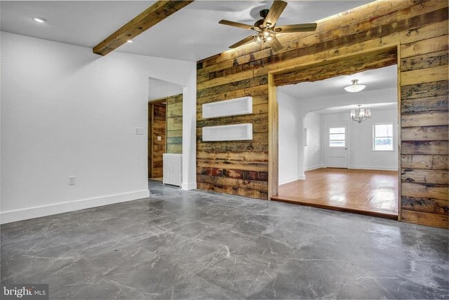 Building Photo - 233 Hetrick Rd