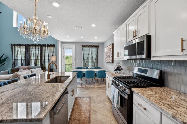 Building Photo - 6312 Empresa Dr