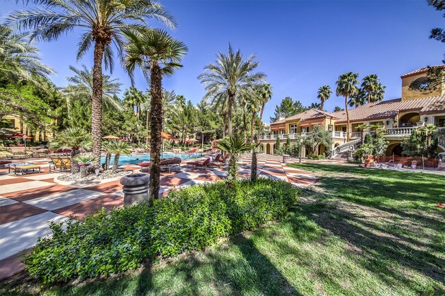 Building Photo - 230 E Flamingo Rd