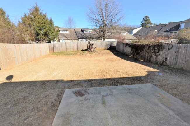 Building Photo - 2027 Rossburg Pl