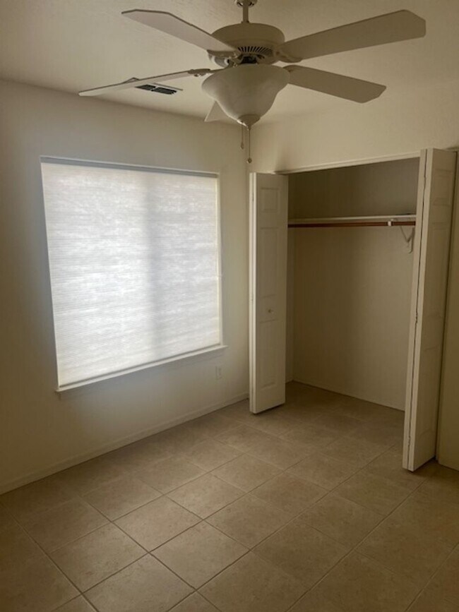 Building Photo - 3 Bedroom + 3 CG in Superstition Hills neighborhood