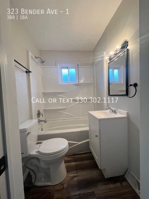 Building Photo - Completely remodeled upper level apartment...