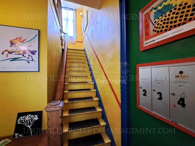 Building Photo - 710 Rubel Ave