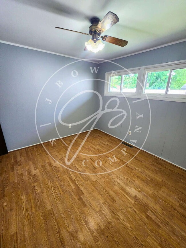 Building Photo - Charming 3-Bedroom Home in Toledo walking ...