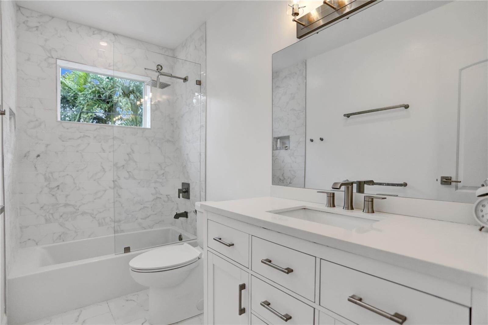 Building Photo - 12140 NE Miami Ct