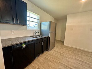 Building Photo - 16635 Colleen Pl