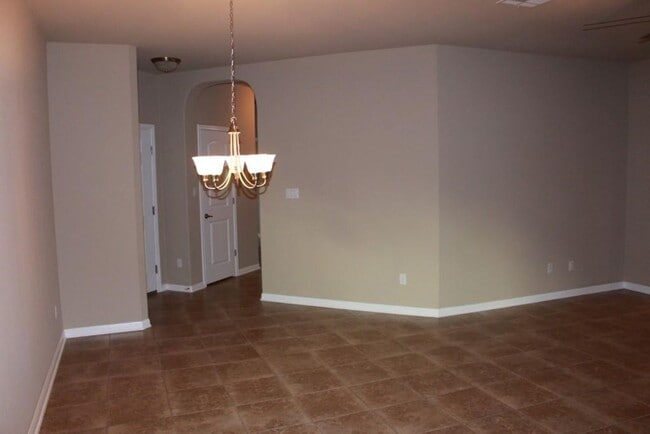 Building Photo - Wonderful 3-Bedroom Home For Rent In Round...