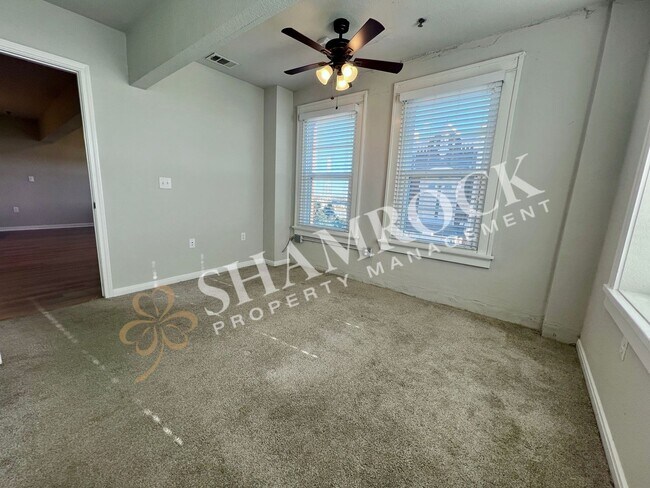 Building Photo - 1307 Austin Ave
