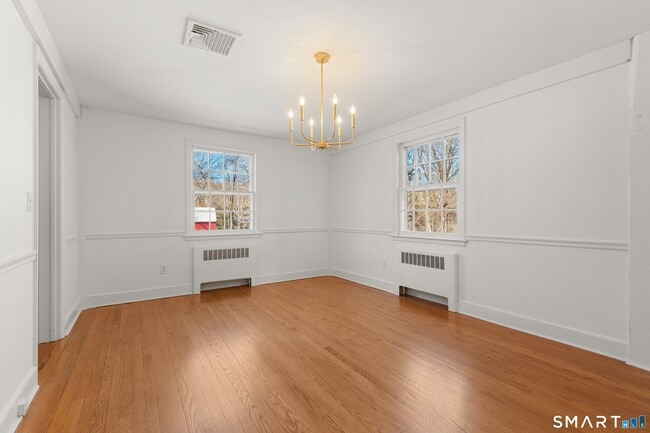 Building Photo - 111 Lyons Plain Rd