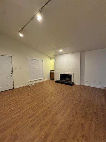 Building Photo - 6646 E Lovers Ln