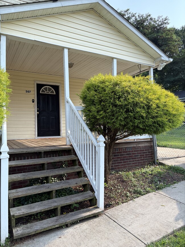 Building Photo - 507 W Norment Ave