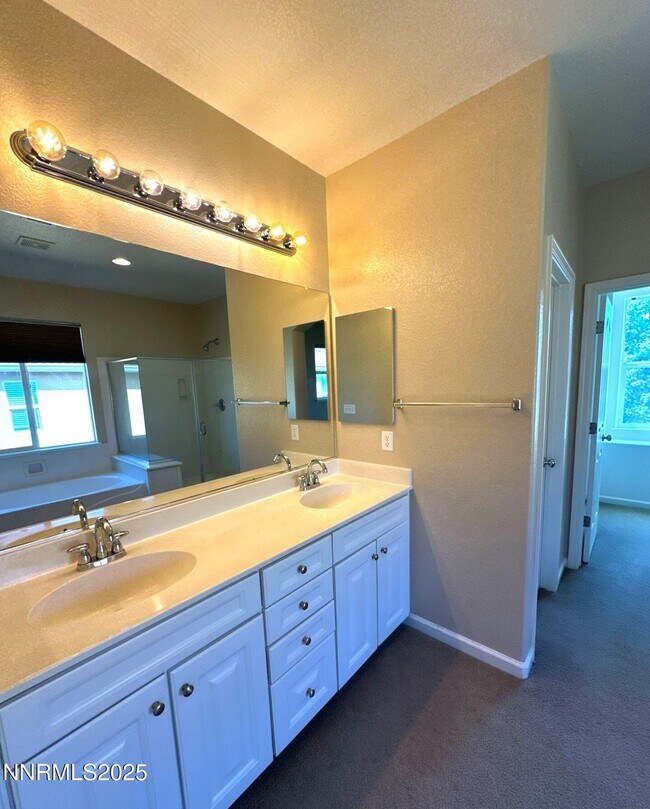 Building Photo - 545 Terracina Way