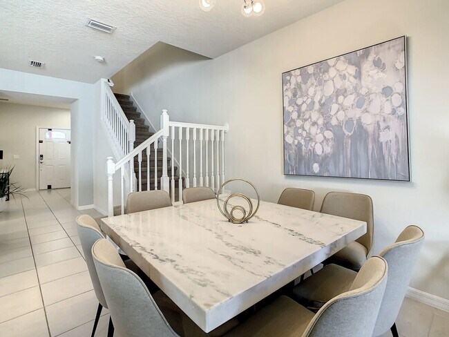 Building Photo - 2404 Tangier Dr