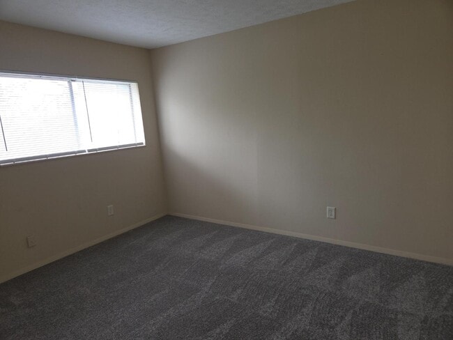 Building Photo - 20-32 Church St - 30-12