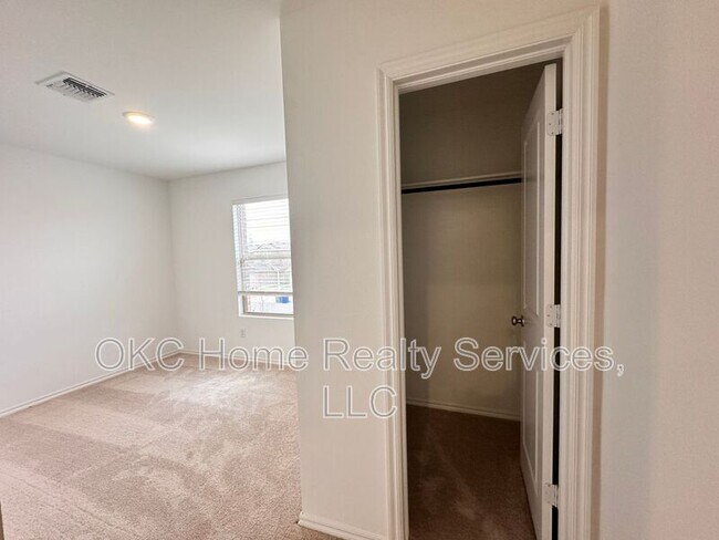 Building Photo - 2318 Wolford Ct