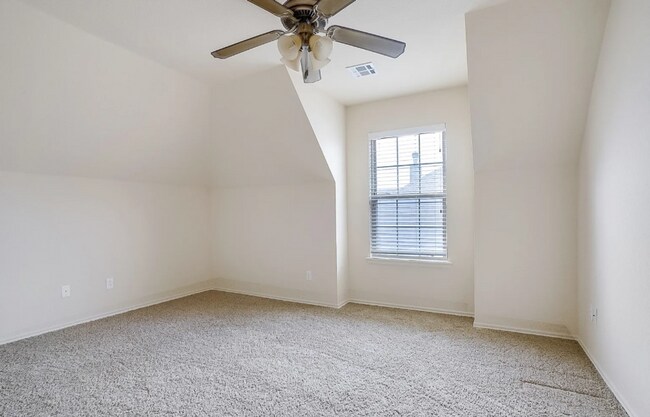 Building Photo - 5 Bed 3 Bath Broken Arrow