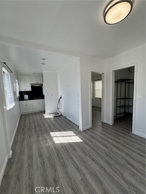 Building Photo - 608 Electric Ave