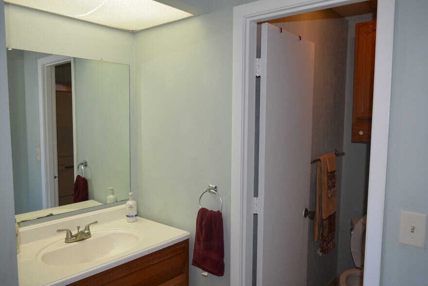 Building Photo - 973 Whitman Dr