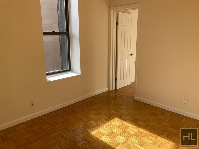 Building Photo - East 38th Street