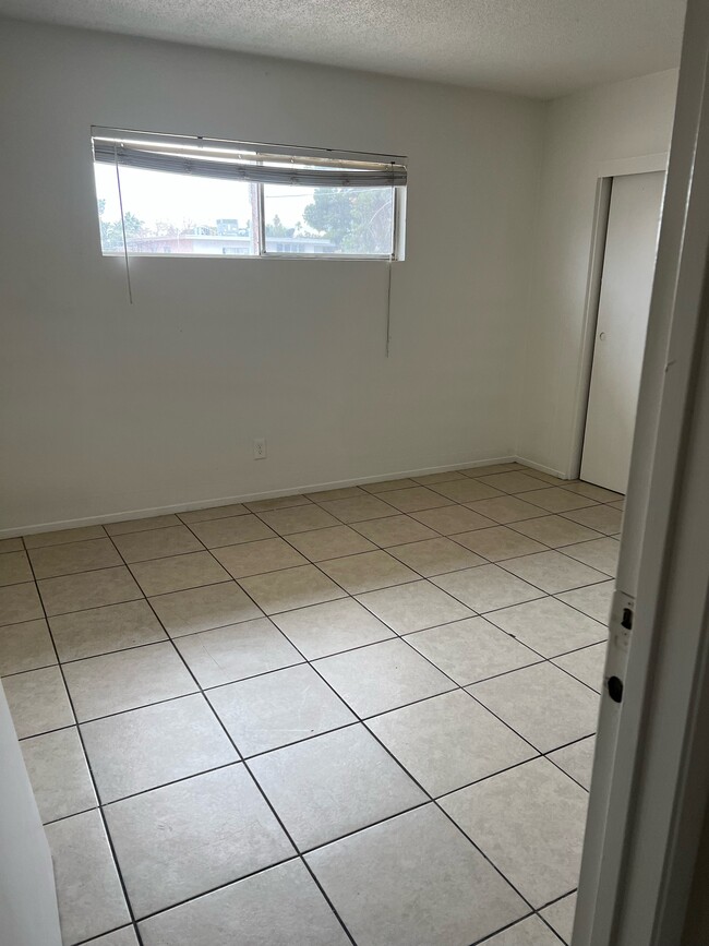 Building Photo - 1472 Sombrero Dr