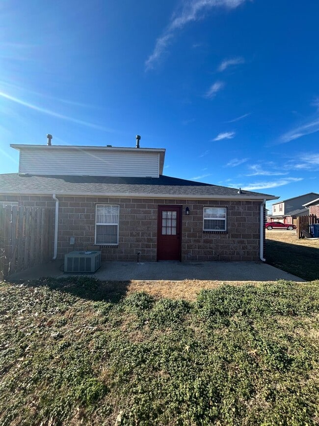 Building Photo - 3302 SW Landau Ct