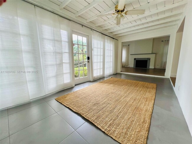 Building Photo - 1407 SE 2nd St