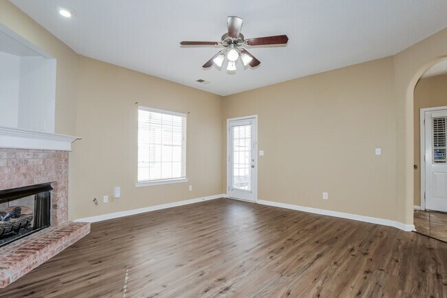 Building Photo - 1498 Lawson Dr