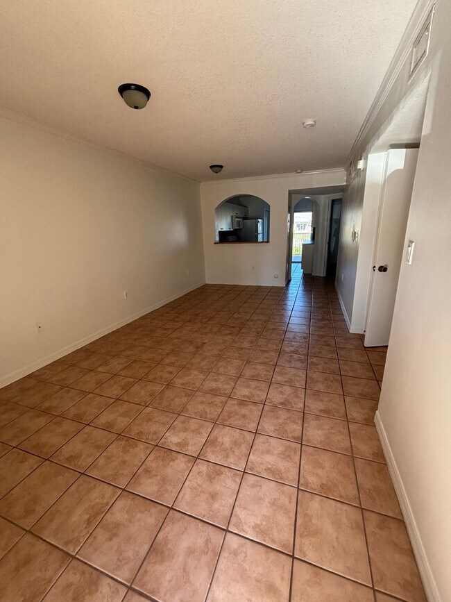 Building Photo - Beautiful 2/2 First-Floor Condo with Lake View in Homestead