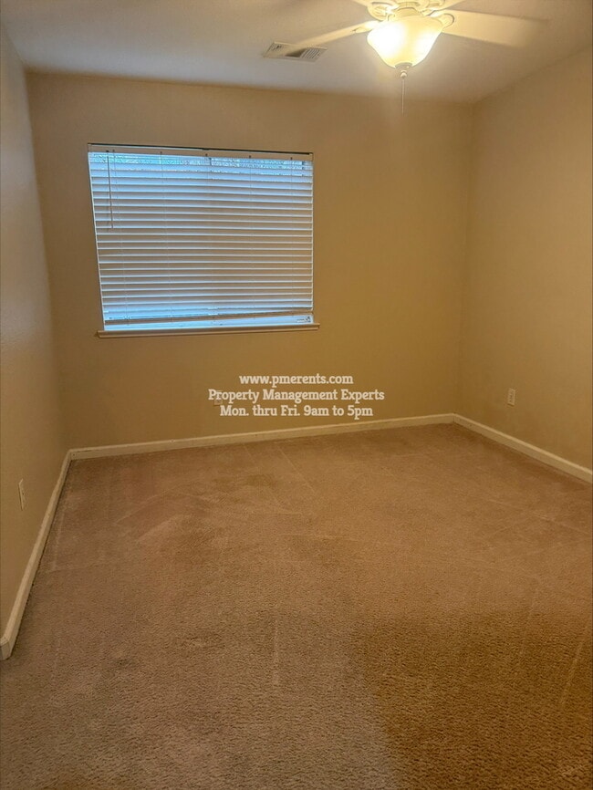 Building Photo - 10613 Hidden Grove Cir