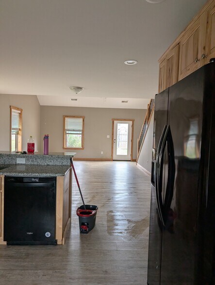 Building Photo - 166 Kline Rd