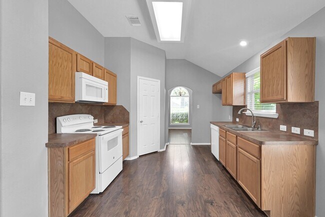 Building Photo - 18441 Sunrise Oaks Ct