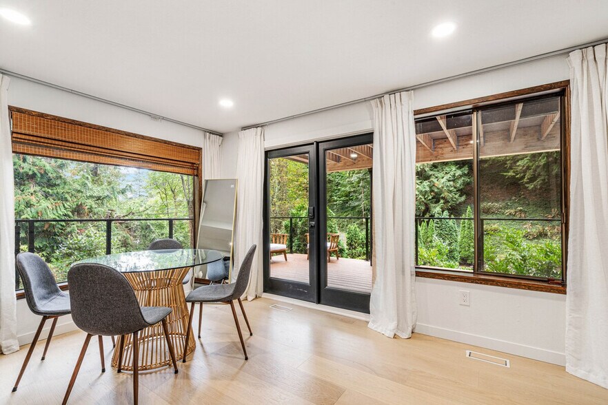 Building Photo - 4375 Fernbrook Dr