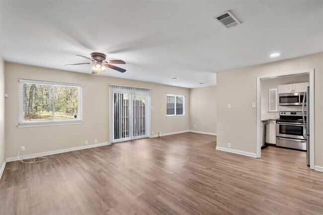 Building Photo - 6810 Deatonhill Dr
