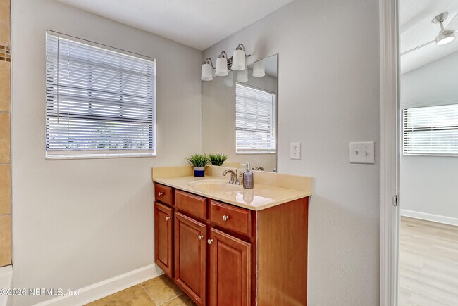 Building Photo - 11321 Deep Ln