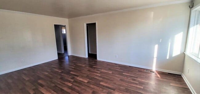 Building Photo - 304 Wind Ave NW