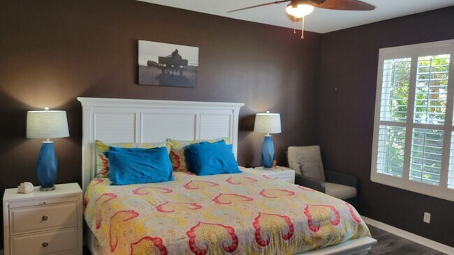 Building Photo - ANNUAL UNFURNISHED 2 bed 2 bath ground flo...