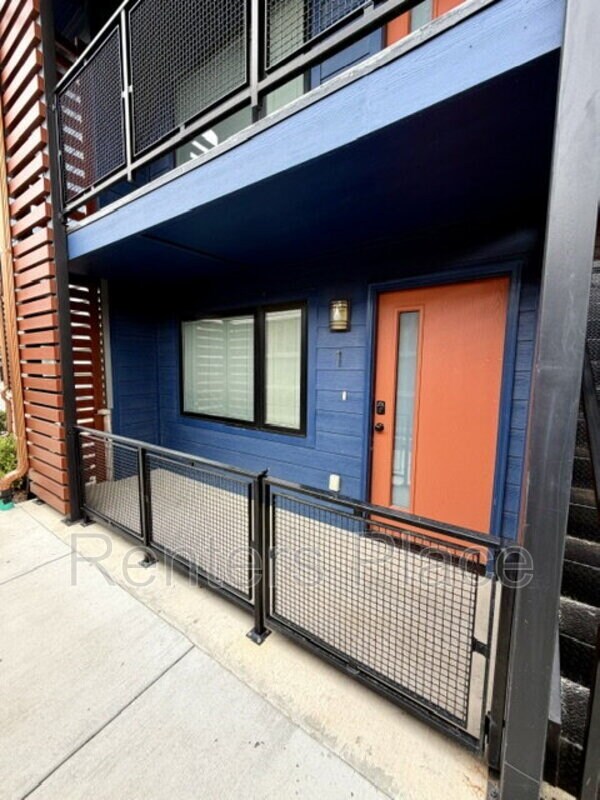 Building Photo - 415 S Victor Ave