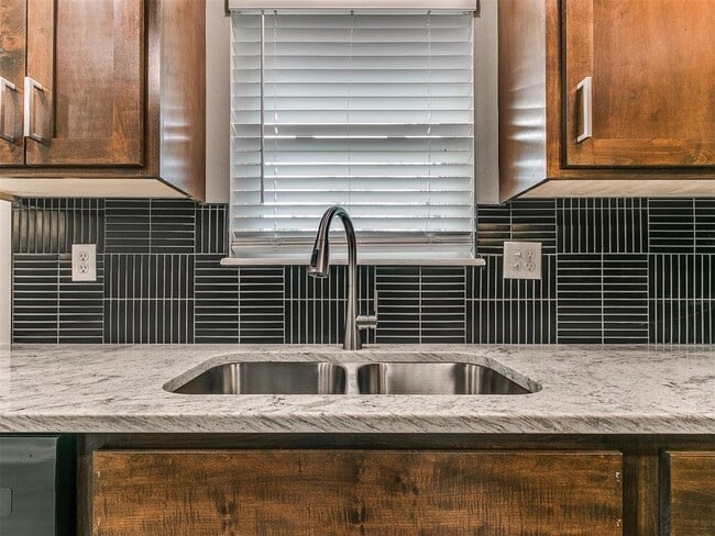 Building Photo - 1626 Denison Dr