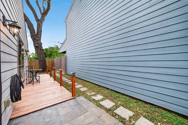 Building Photo - 10244 Bridgeland Ln