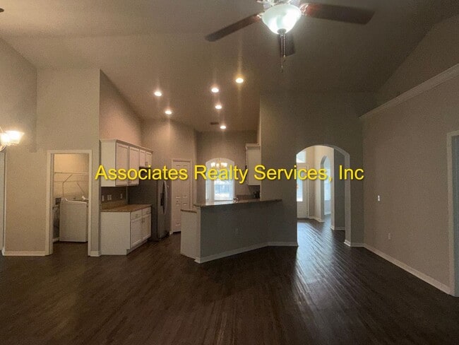 Building Photo - Spacious 4-Bedroom Home with Office in Portofino!  LOOK!