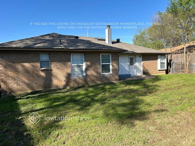 Building Photo - 316 N La Quinta Cir