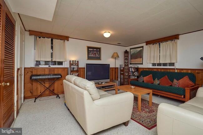 Building Photo - 3812 Wexford Dr